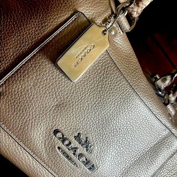 Authentic Coach purse - Picture 2 of 5